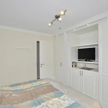 Apartment Bomhoffstraße 15, App 6 *